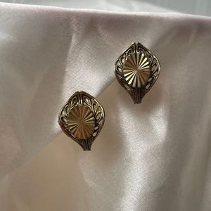 Antique Gold Filagree Clip On Earrings